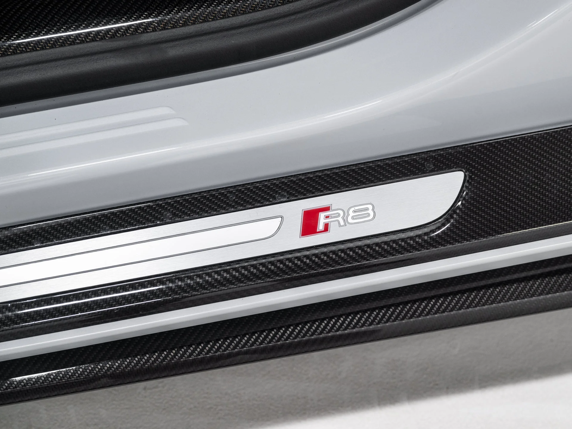 Used 2023 Suzuka Gray Metallic Audi V10 performance image 27