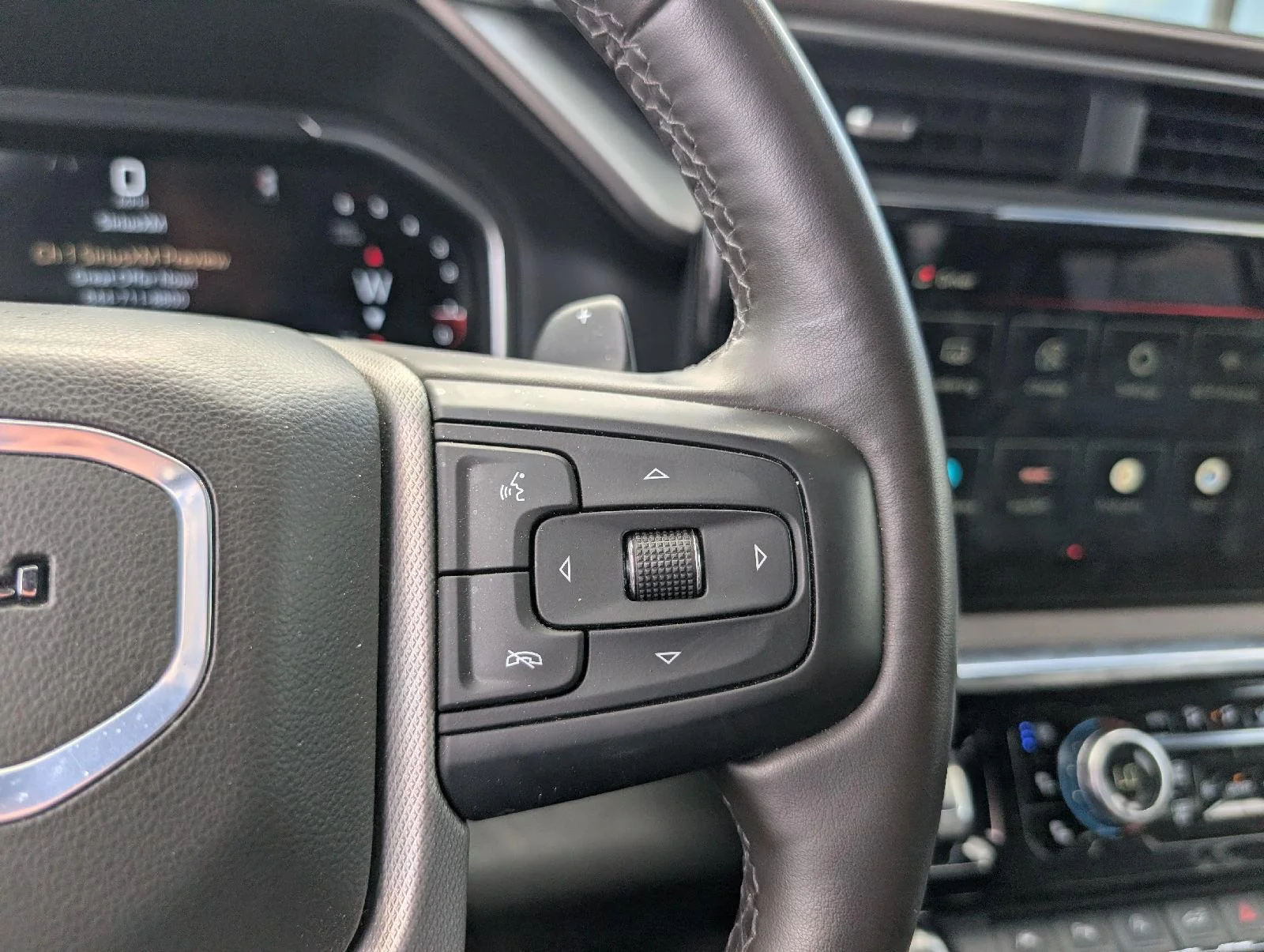 Used 2024 White Frost Tricoat GMC Denali image 19