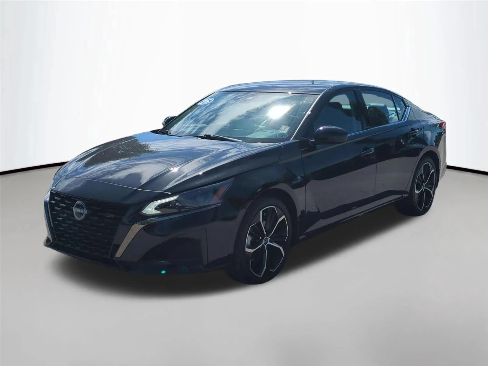 Used 2025 Super Black Nissan SR image 1