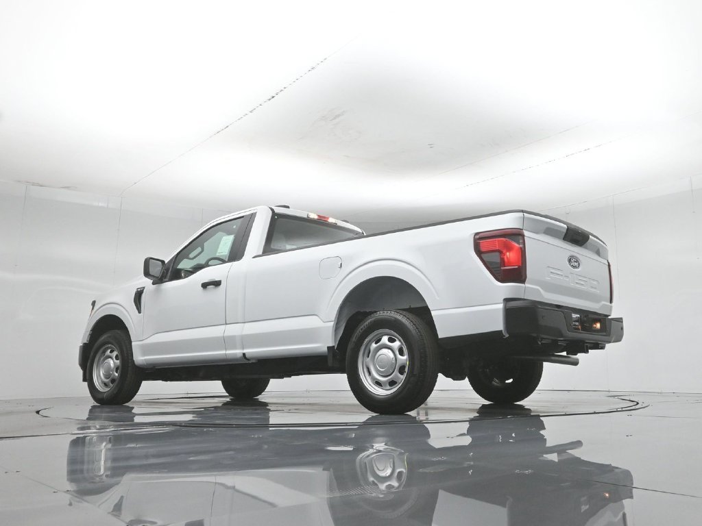 New 2026 Oxford White Ford XL image 3
