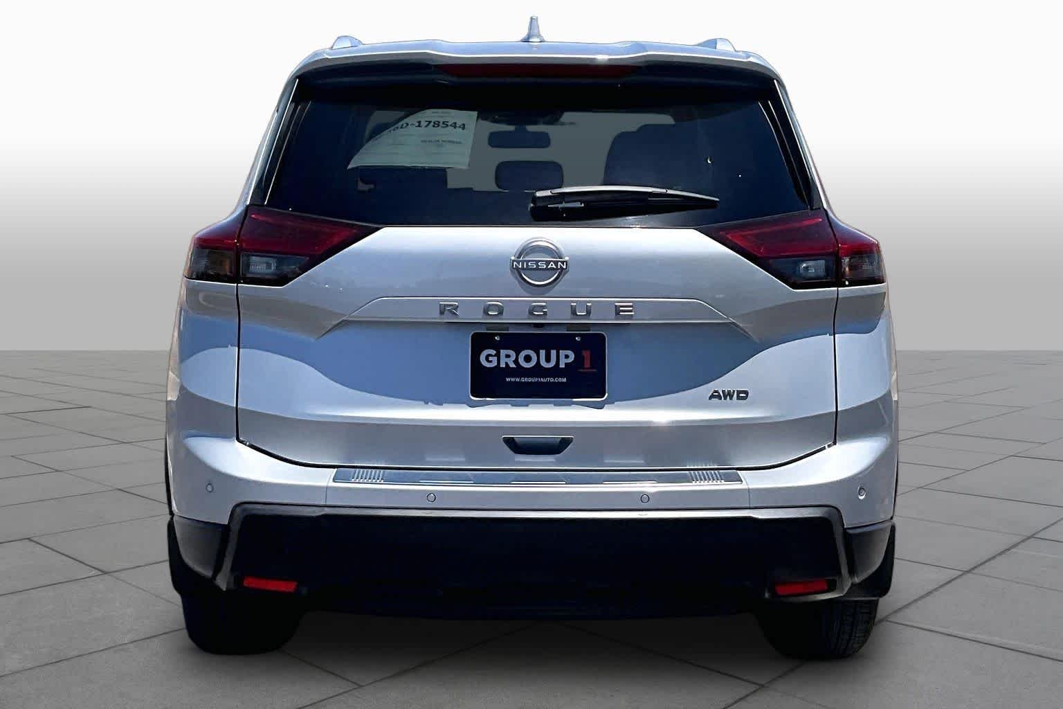 Used 2025 Brilliant Silver Metallic Nissan SV image 5