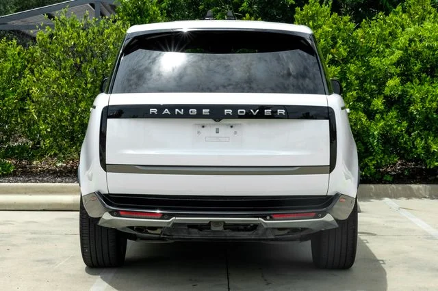 Used 2024 White Land Rover SE image 14