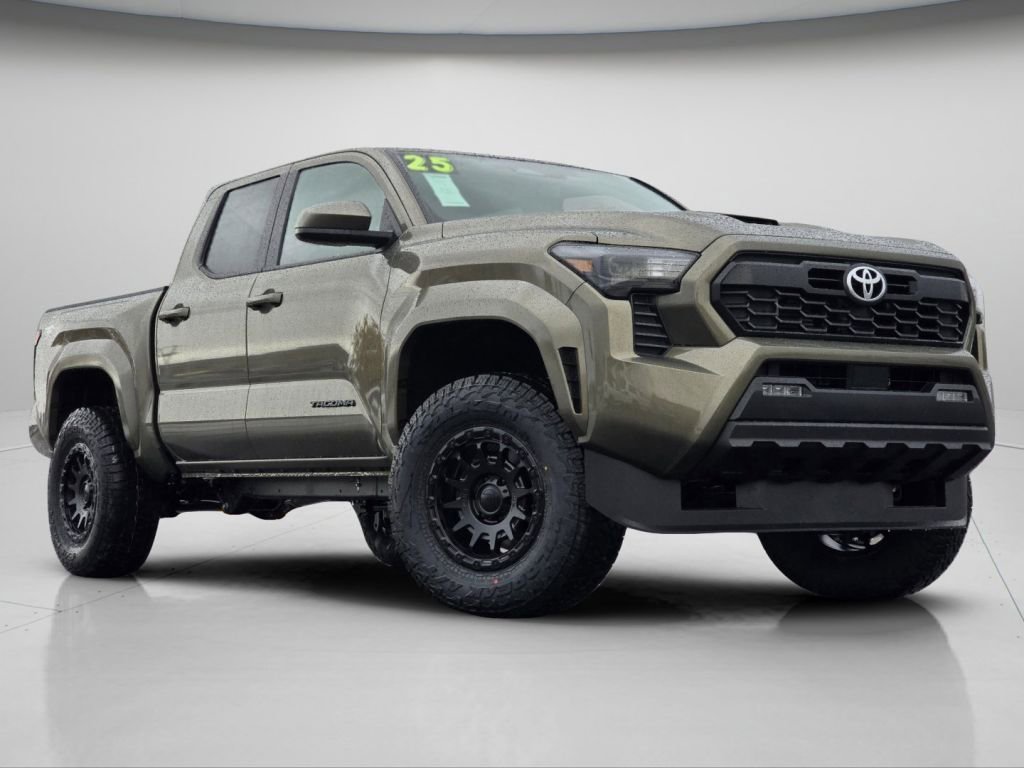 2025 Toyota Tacoma TRD Sport - Photo 2