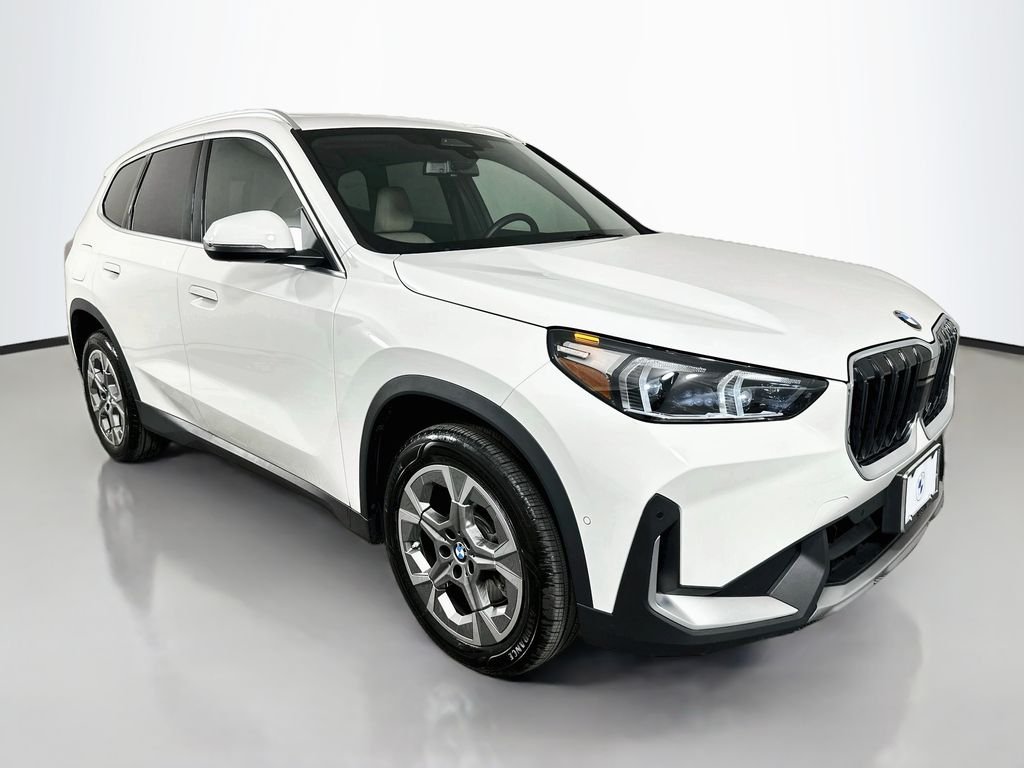 Certified Used 2023 Alpine White BMW xDrive28i image 3