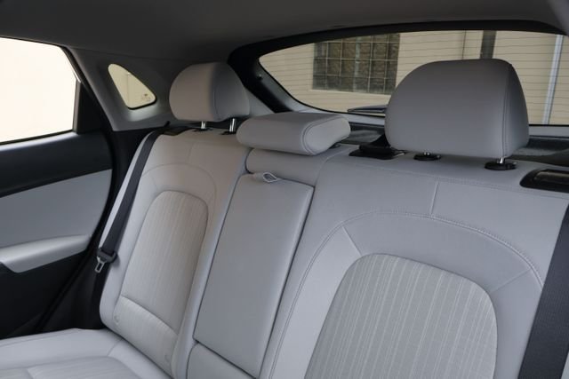 Used 2023 White Hyundai SEL image 15