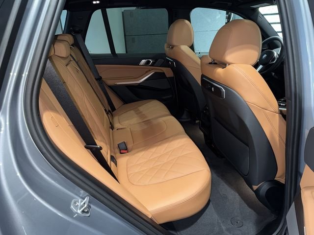 New 2026 Skyscraper Grey Metallic BMW xDrive40i image 11