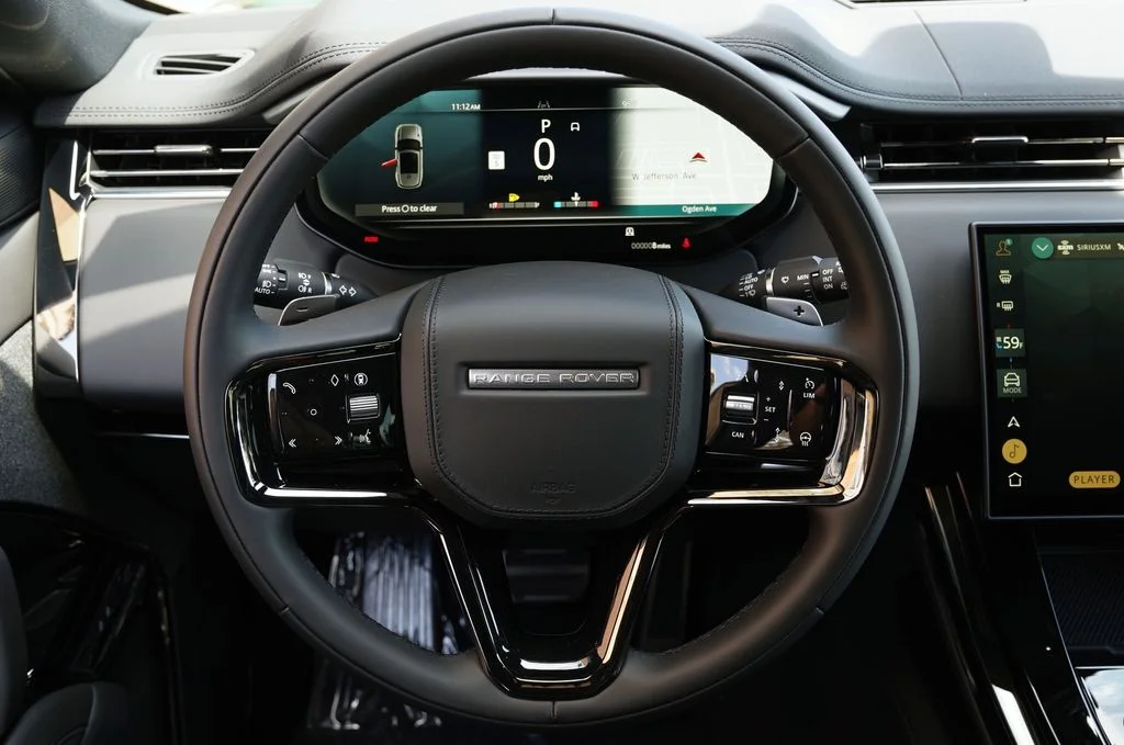 New 2026 Santorini Black Land Rover Dynamic SE image 18
