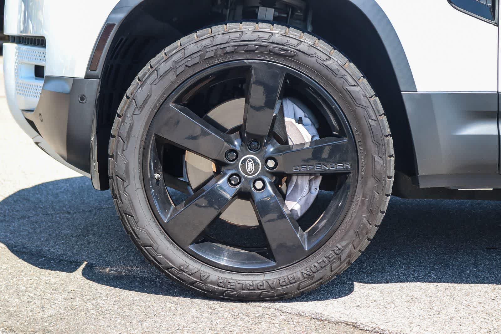 Used 2020 Fuji White Land Rover HSE image 9