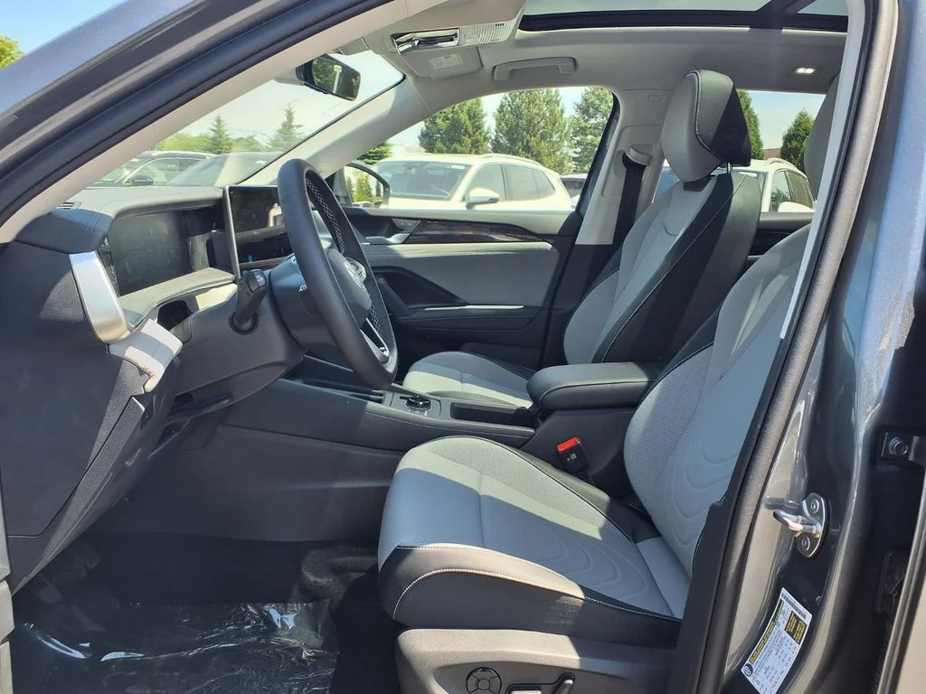 New 2026 Platinum Gray Metallic Volkswagen 2.0T SE image 8