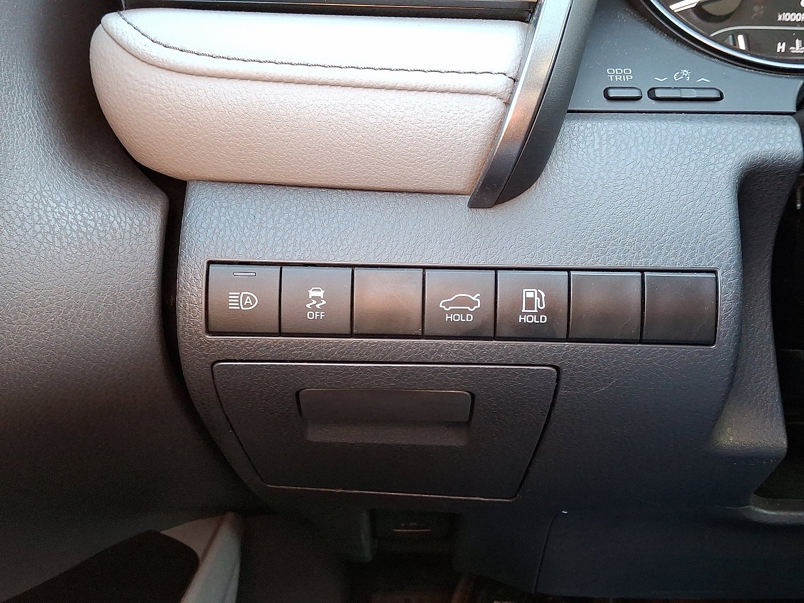 2024 Toyota Camry SE - Photo 25