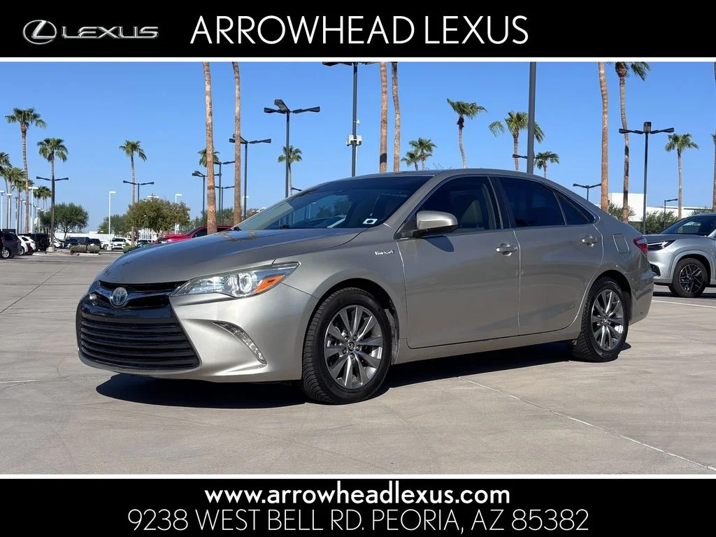 Used 2015  Toyota XLE image 1