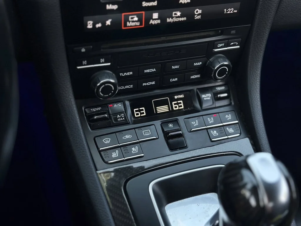 Used 2017  Porsche Base image 13