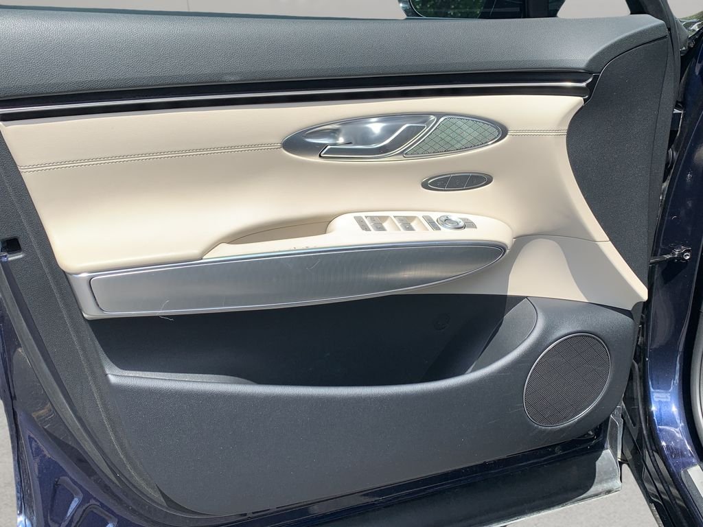 2023 GENESIS GV70 Standard - Photo 11