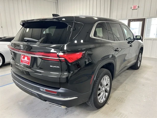 Used 2025 BLACK BUICK Preferred image 5