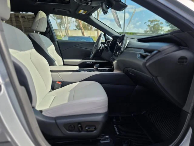 Used 2023 Silver Lexus 350h Premium image 10
