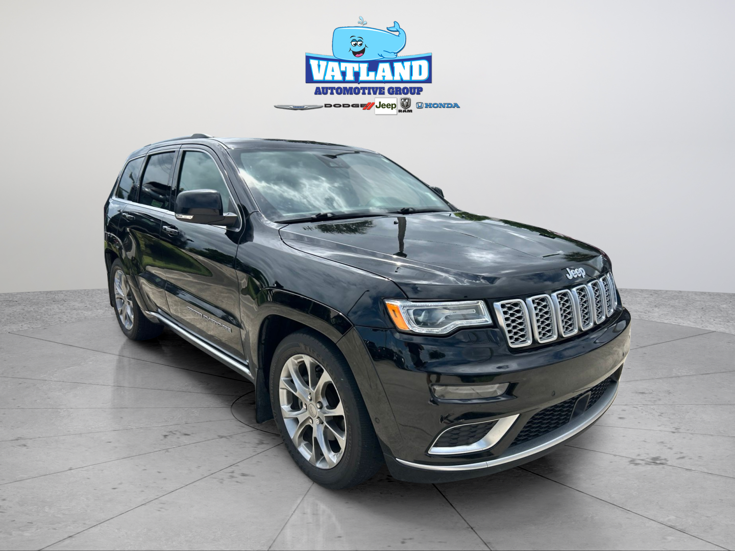 Used 2019 Black Jeep Summit image 7