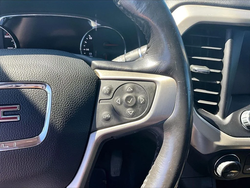Used 2019 White GMC Denali image 19