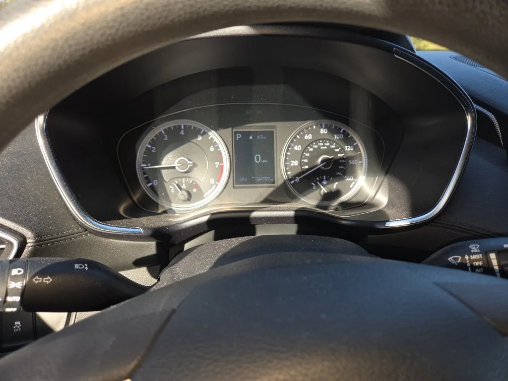 Used 2020 Red Hyundai SE image 21