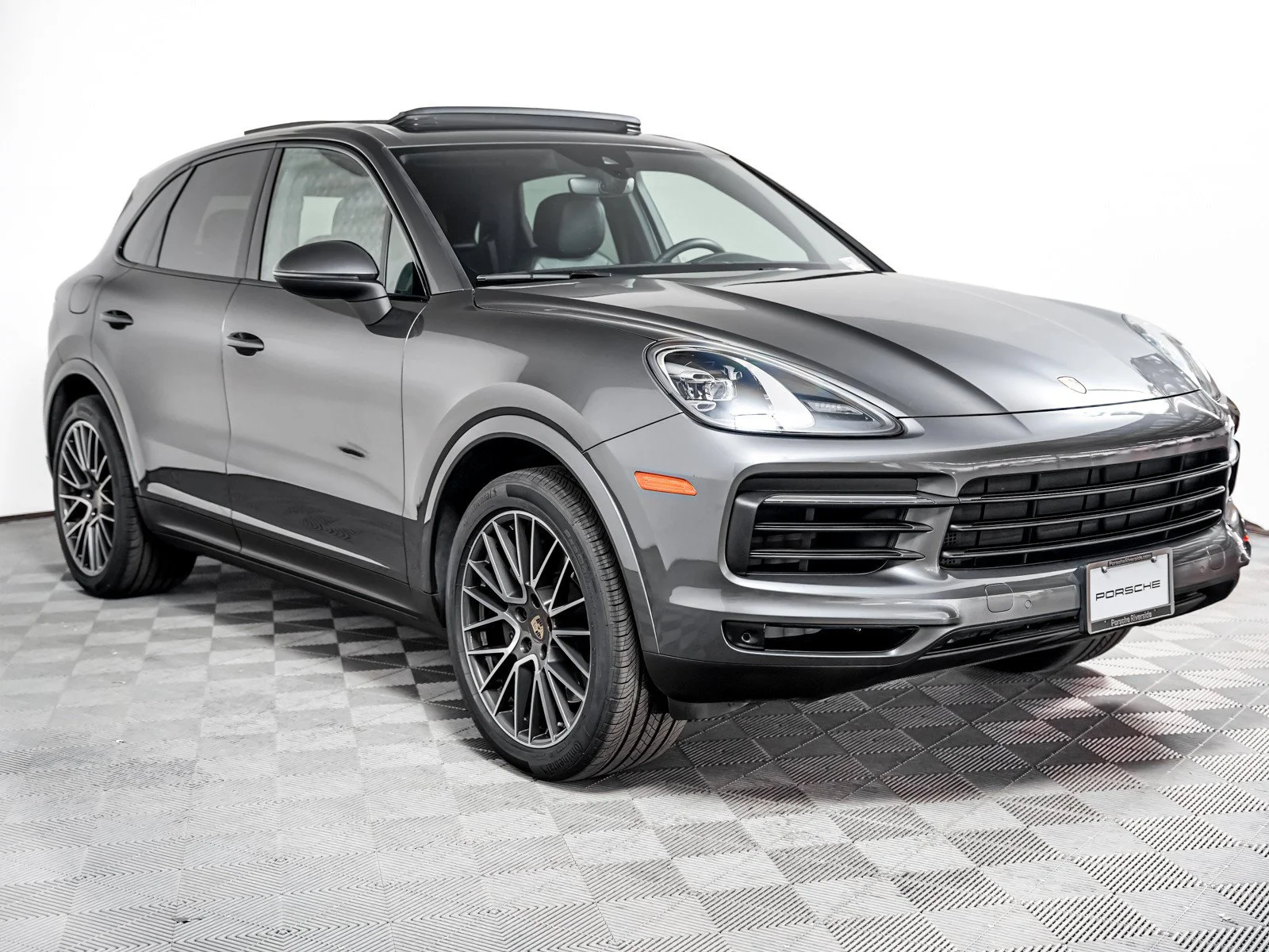 Certified Used 2023 QUARTZITE GREY Porsche  image 8