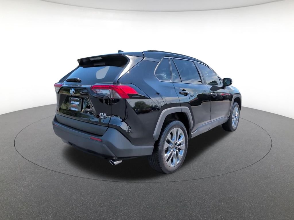 Used 2025 Black Toyota XLE Premium image 5