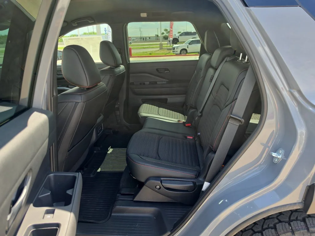 New 2026 Boulder Gray Pearl / Super Black Two-tone Nissan Rock Creek® image 24