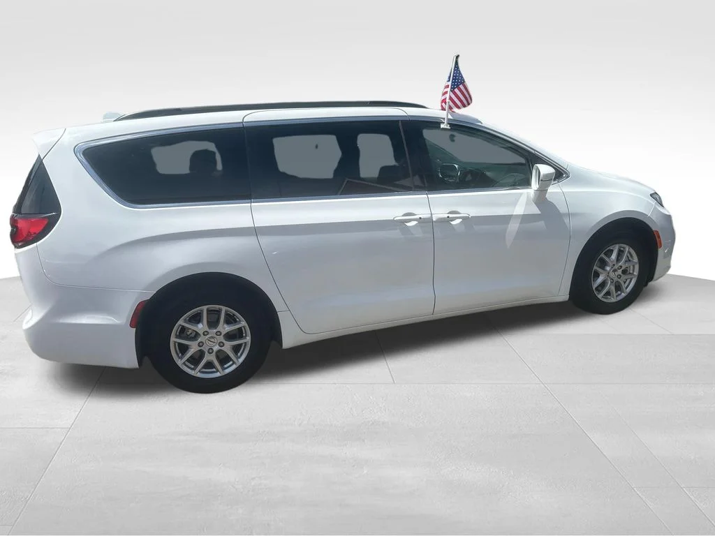 Used 2022 White Chrysler Touring L image 27