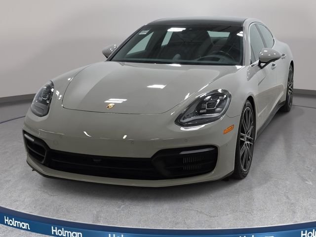 2022 Porsche Panamera 4S's photo