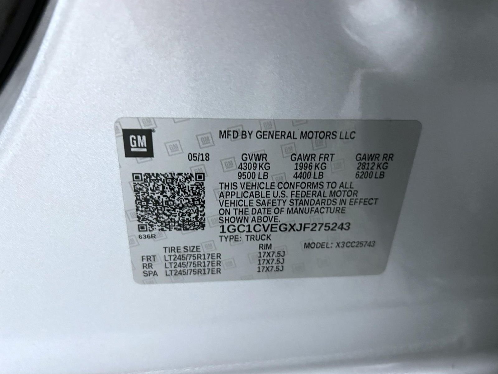 Used 2018 Silver Chevrolet LT image 25