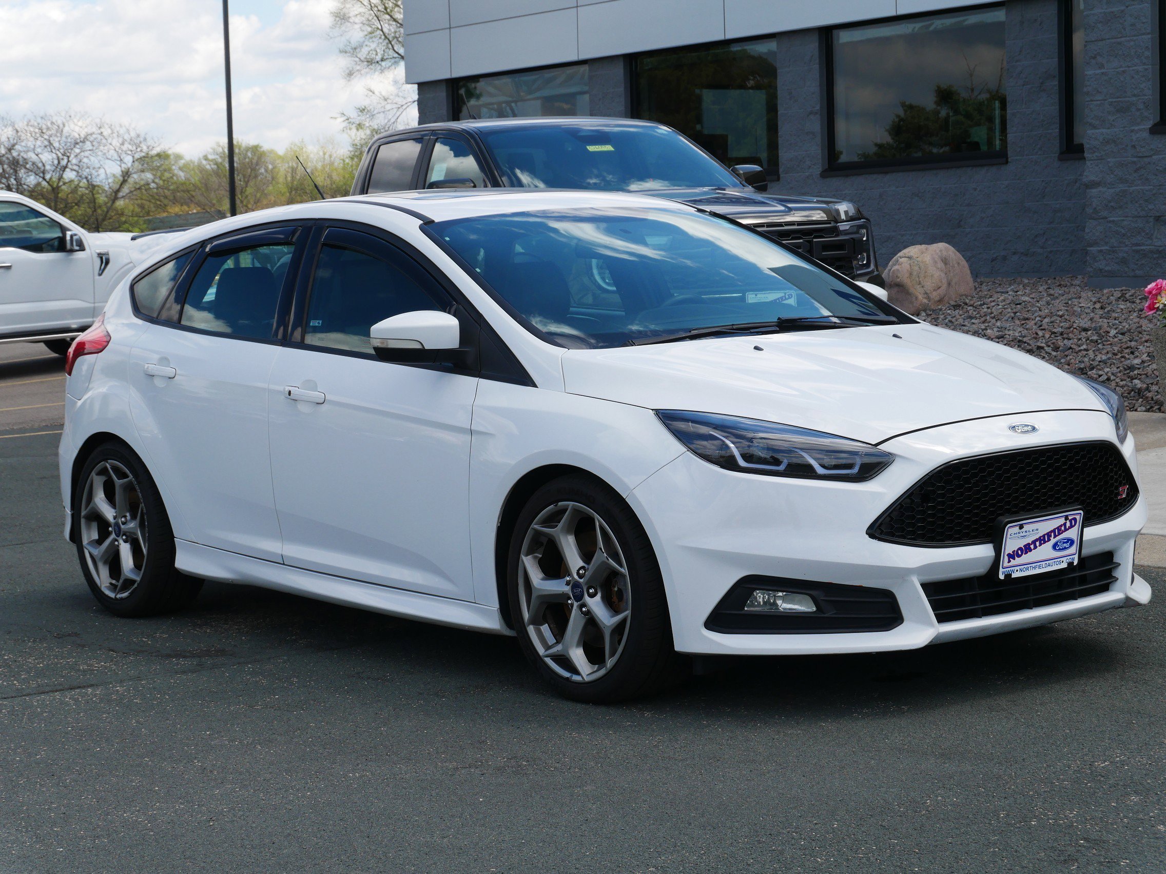 Used 2015 Ford Focus ST with VIN 1FADP3L91FL369021 for sale in Northfield, Minnesota
