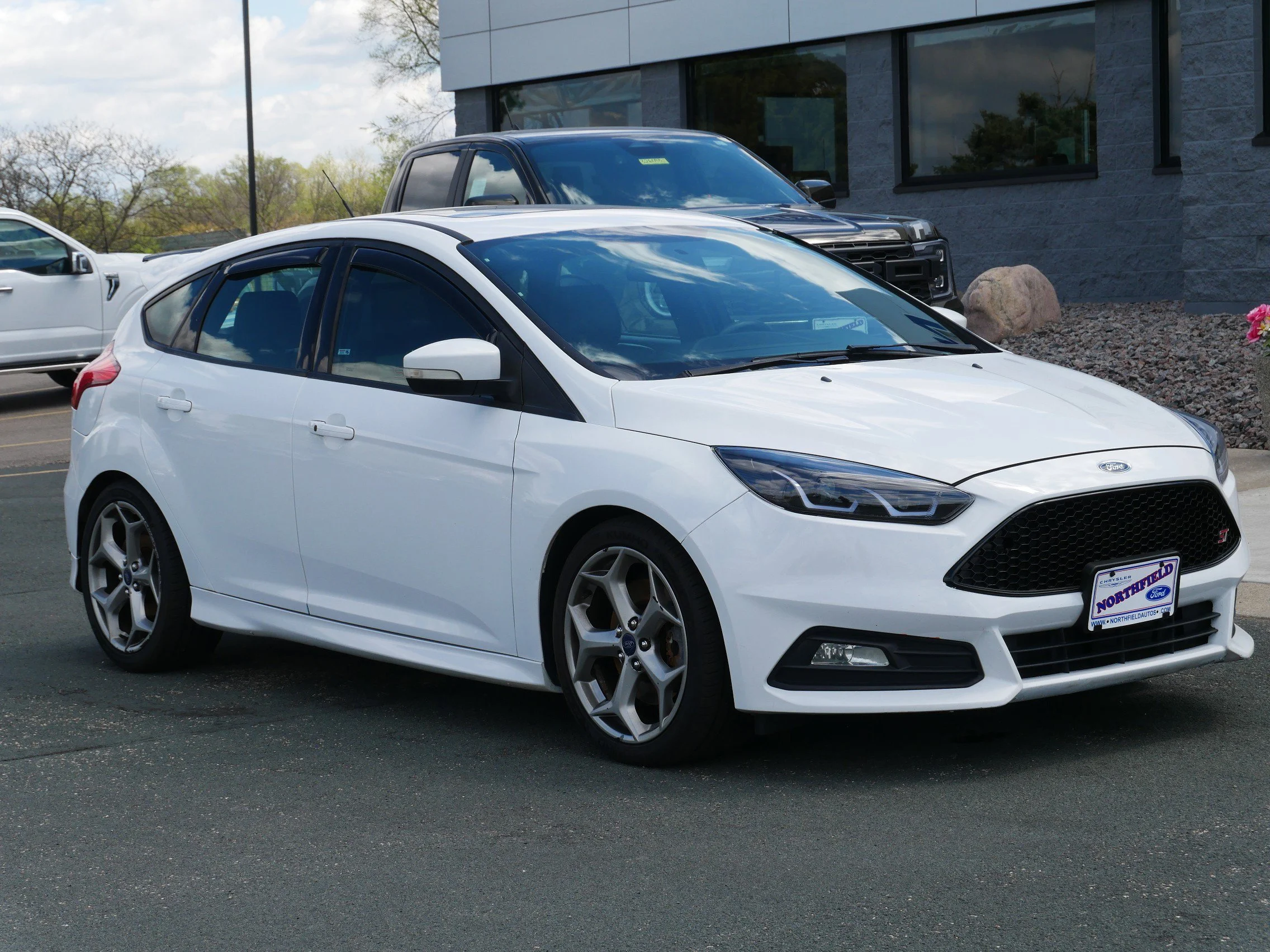 Used 2015 Ford Focus ST with VIN 1FADP3L91FL369021 for sale in Northfield, Minnesota