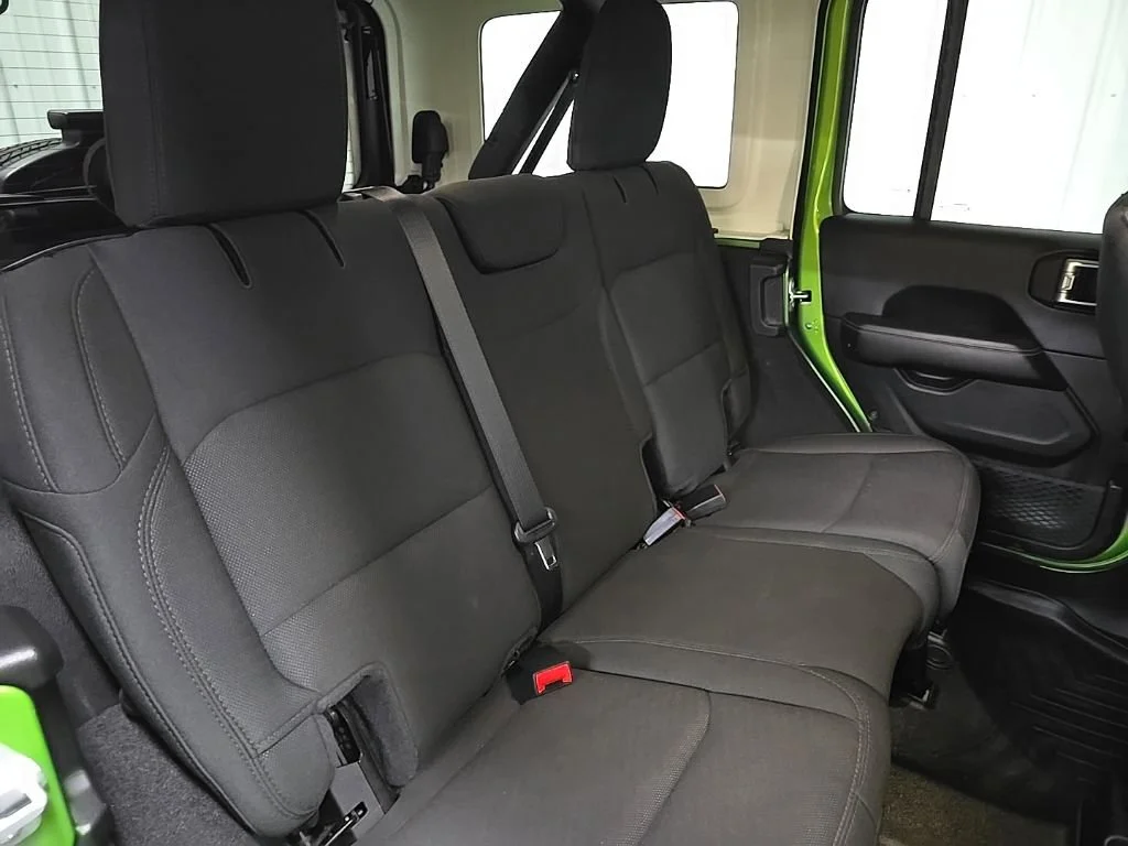 Used 2020 Gr Jeep Sahara image 16