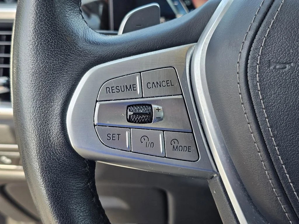 Used 2025 Blue BMW xDrive40i image 21