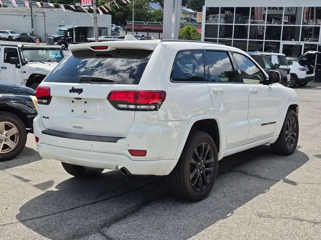 Used 2018 White Jeep Altitude image 5
