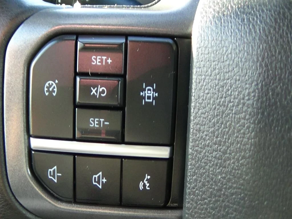 Certified Used 2024 Carbonized Gray M7 Ford XLT image 26