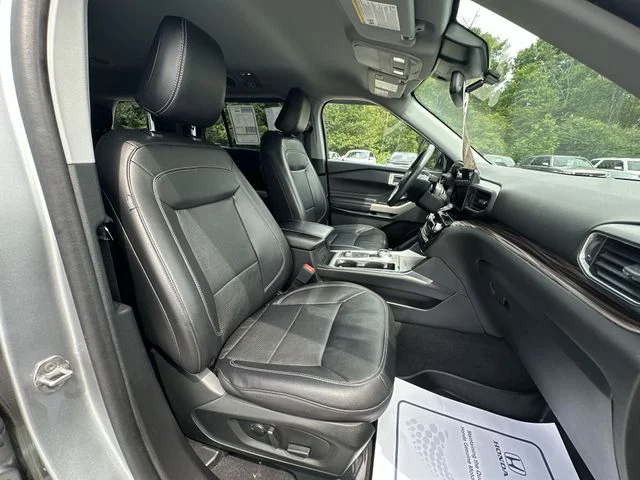 Used 2023 Silver Ford Limited image 28