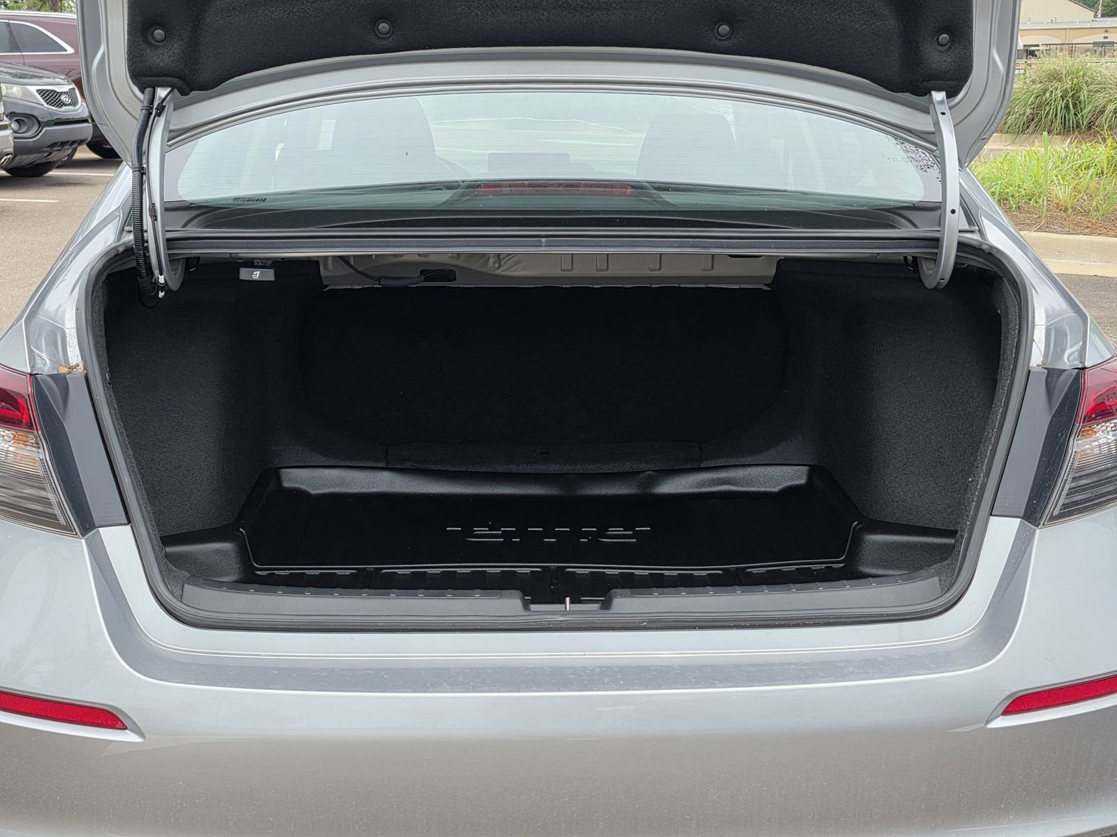 Used 2025 Silver Honda LX image 25
