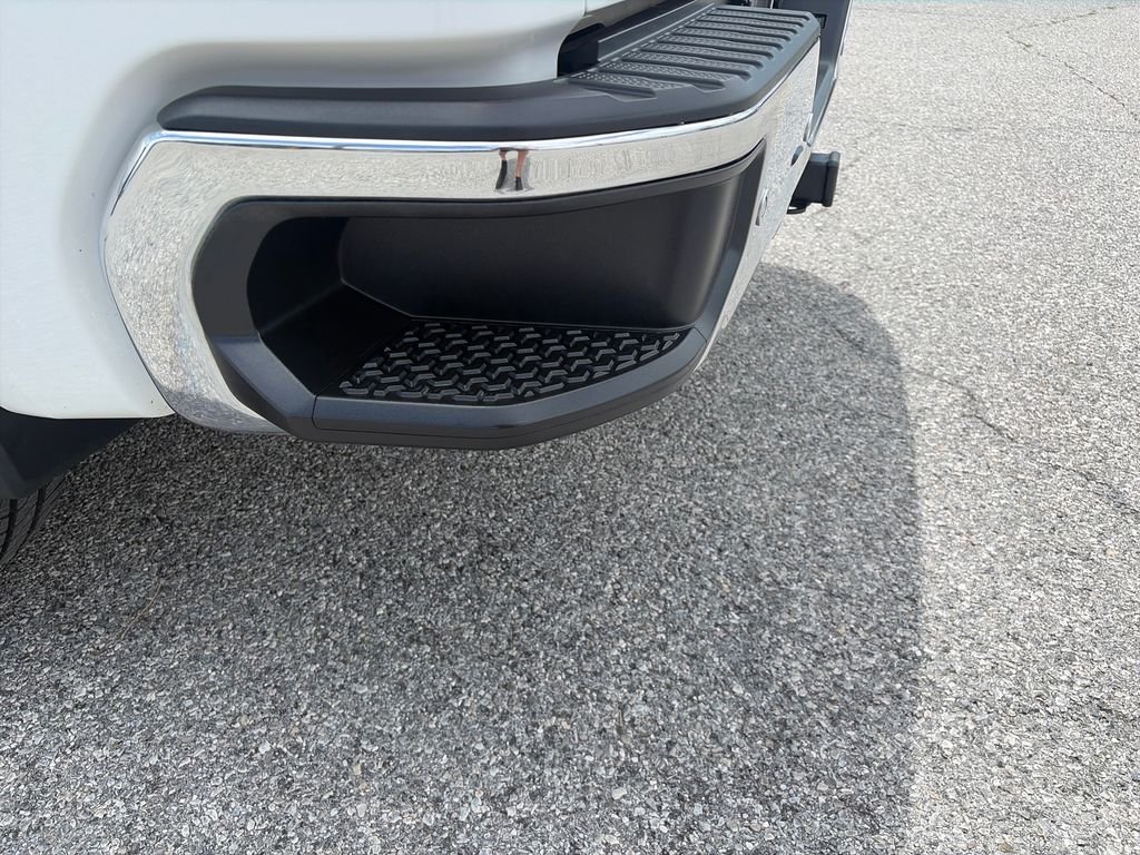 Used 2019 White GMC SLT image 34