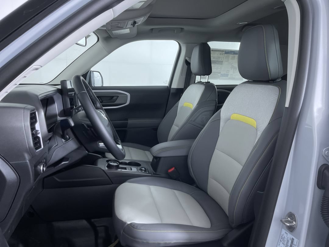Used 2026 Space White Metallic Ford Badlands image 15