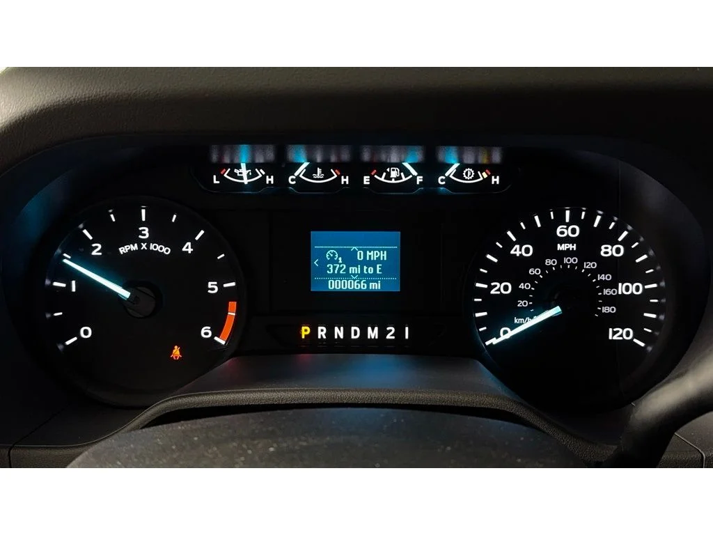 New 2025 Oxford White Ford E-350 SRW image 19