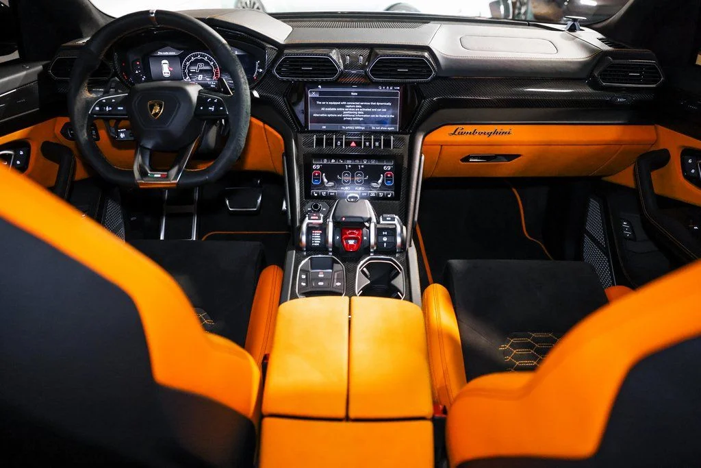 Used 2022  Lamborghini  image 26