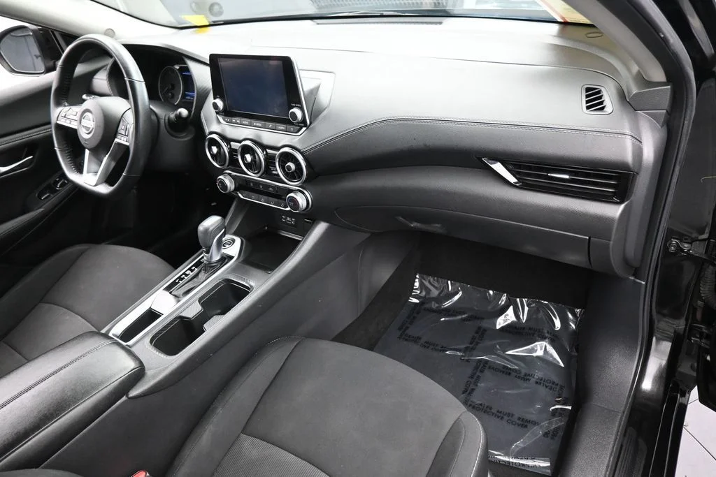 Used 2022 Super Black Nissan SV image 36