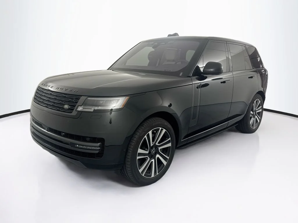 Certified Used 2023 Black Land Rover SE image 1