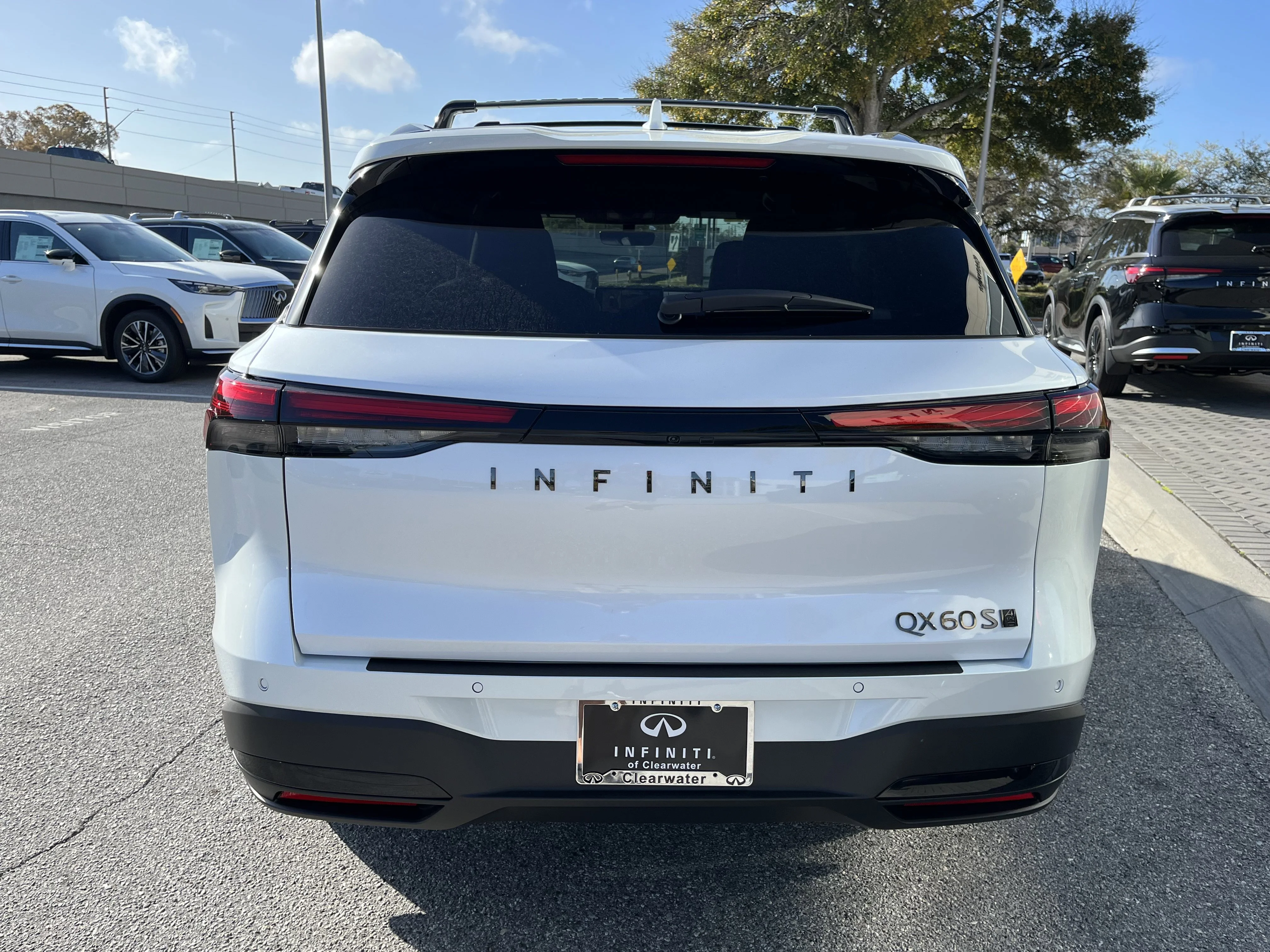 New 2026 Radiant White INFINITI SPORT image 4
