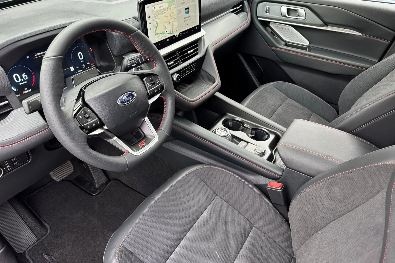 2026 Ford Explorer ST - Photo 10
