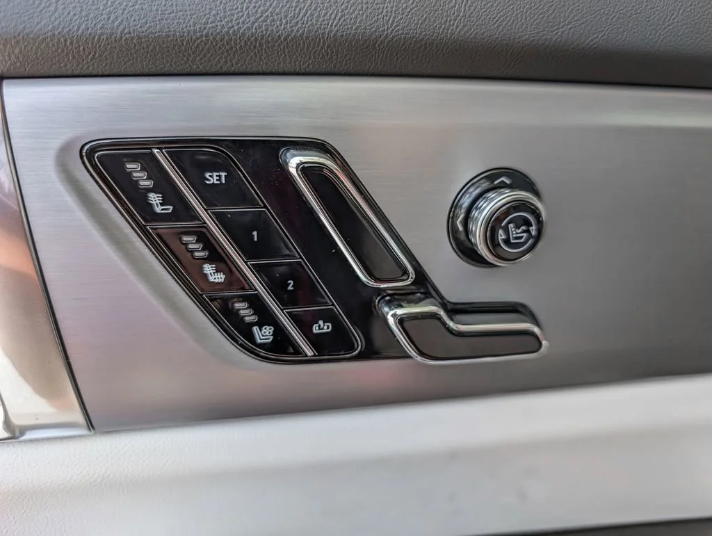 2026 Cadillac VISTIQ Sport - Photo 12