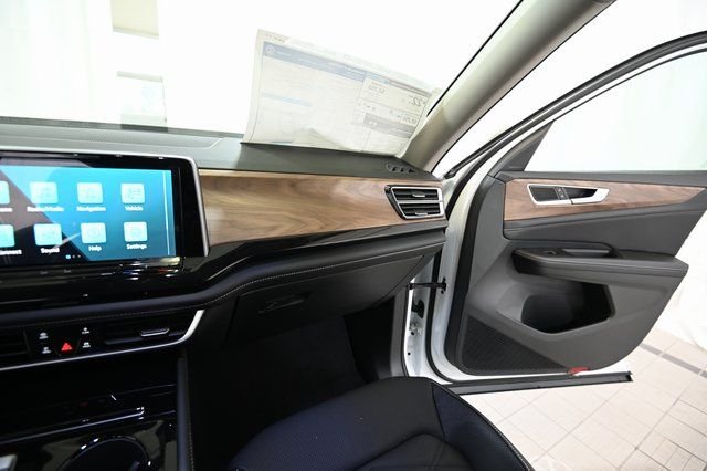 2026 Volkswagen Atlas SE w/Tech - Photo 31
