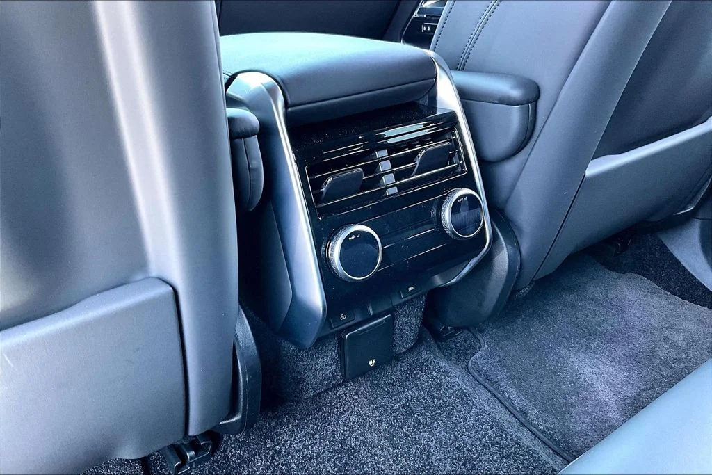 2026 Land Rover Range Rover SE - Photo 10