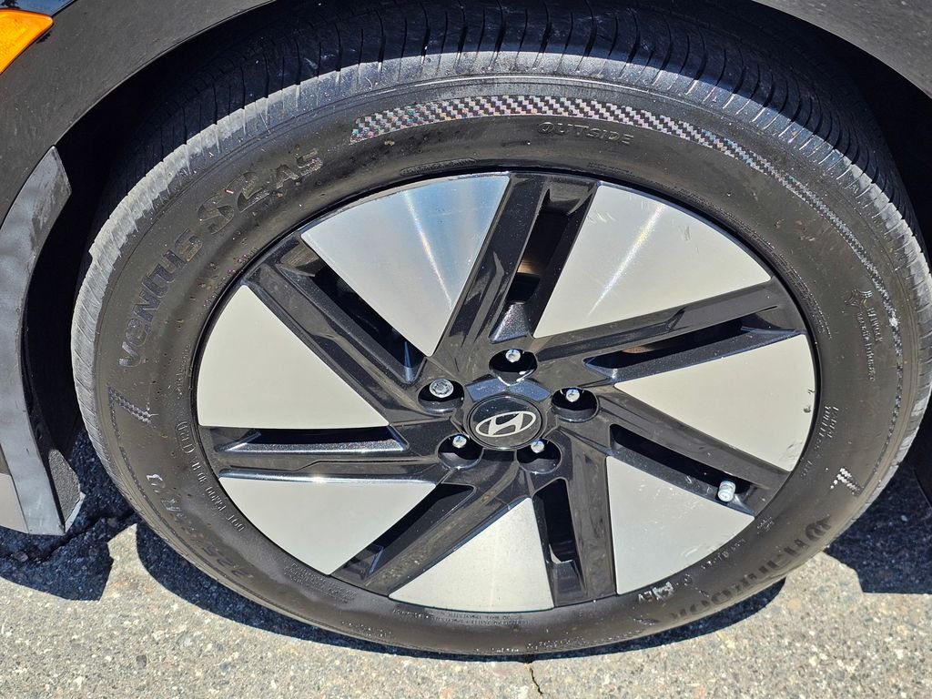 2024 Hyundai IONIQ 6 SE - Photo 10