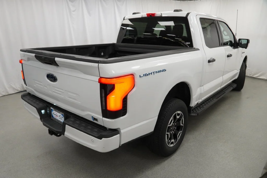 Used 2022 White Ford XLT image 16