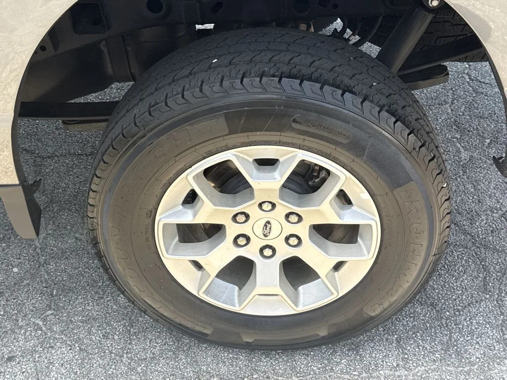 Used 2023 Gray Ford XLT image 19